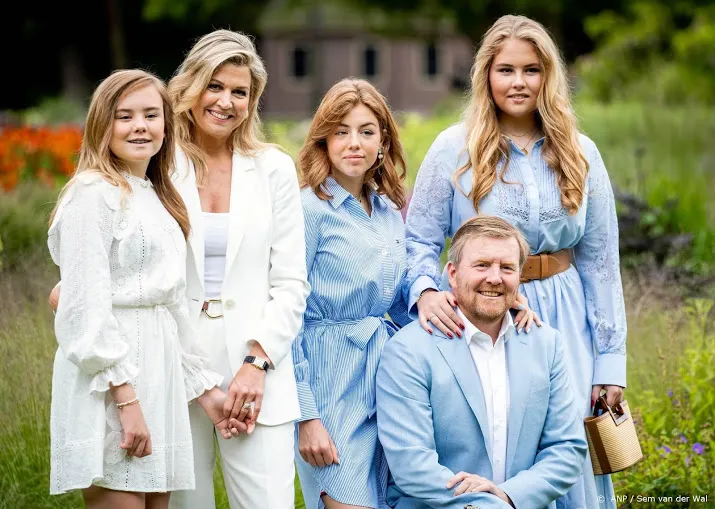 koninklijk gezin is weer in nederland