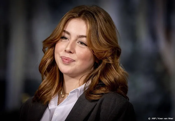 koninklijk huis brengt nieuwe fotos alexia wegens 18e verjaardag
