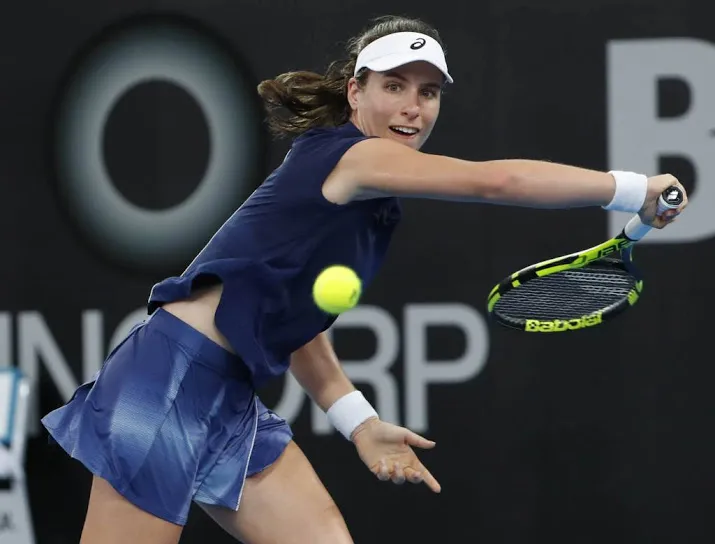 konta geeft met blessure op in brisbane