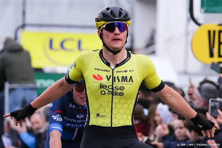 kooij boekt in giro ditalia eerste ritzege in grote ronde