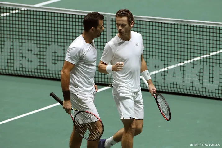 koolhof en rojer treffen elkaar in halve finale dubbelspel