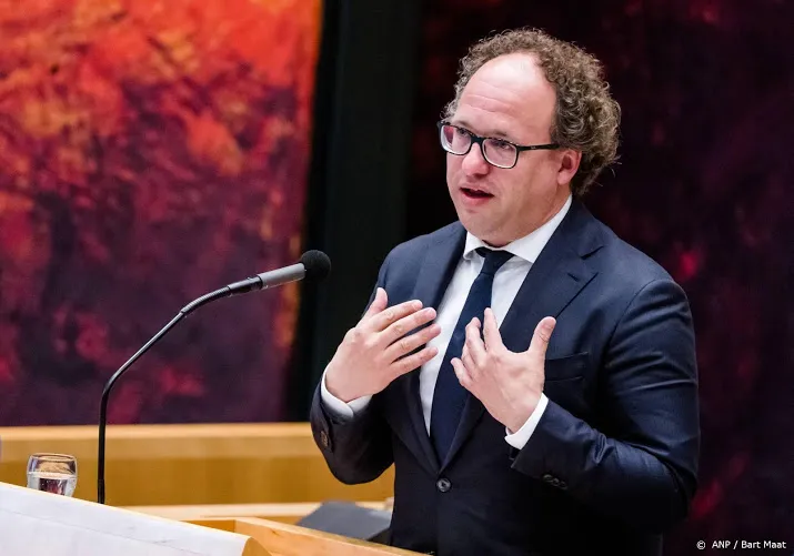 koolmees noemt besluit booking com