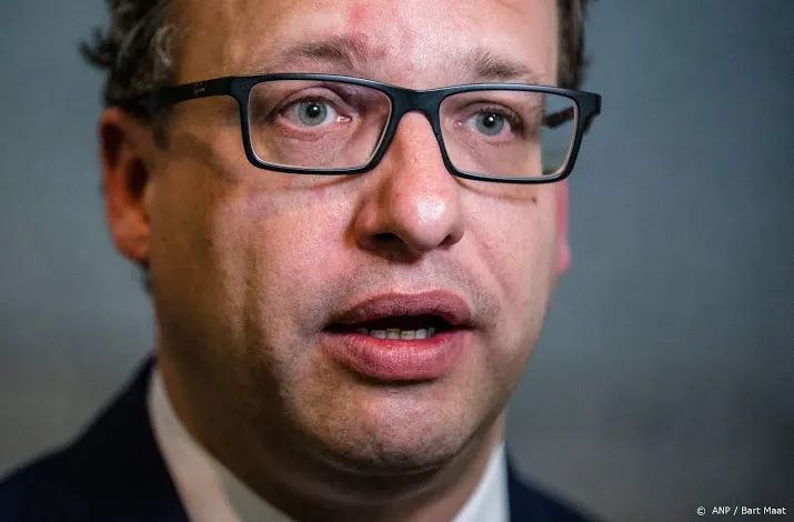koolmees trekt aan bel over eu plan voor ww