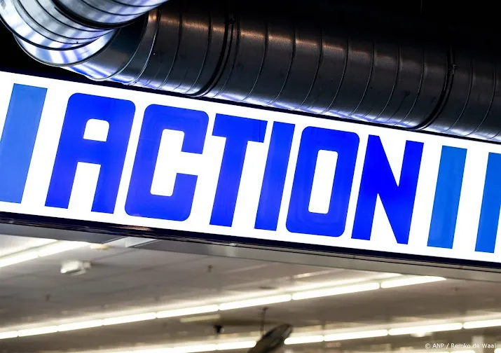koopjesketen action leent miljarden om eigenaren te belonen
