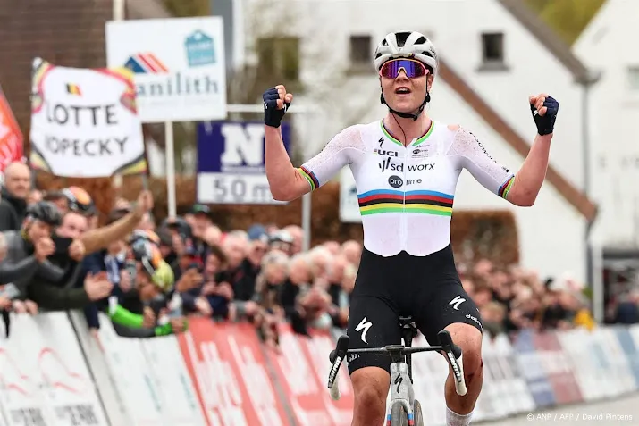 kopecky opnieuw de beste in wielerkoers nokere koerse