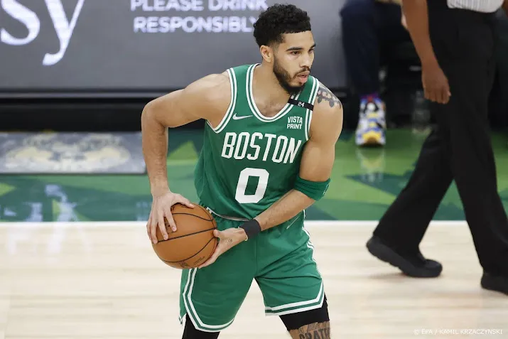 koploper boston celtics wint topper van dallas mavericks in nba