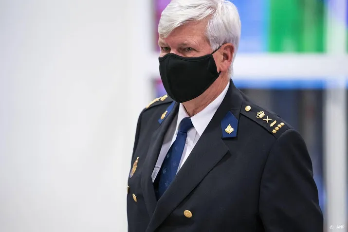 korpschef politie ook na coronacrisis onder druk