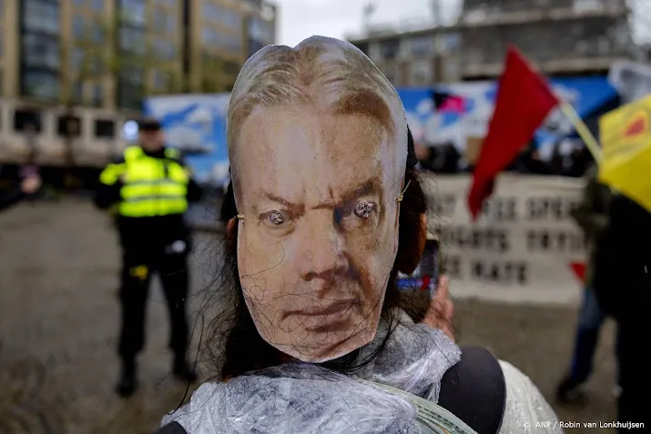 kort geding over inreisverbod van complotdenker david icke