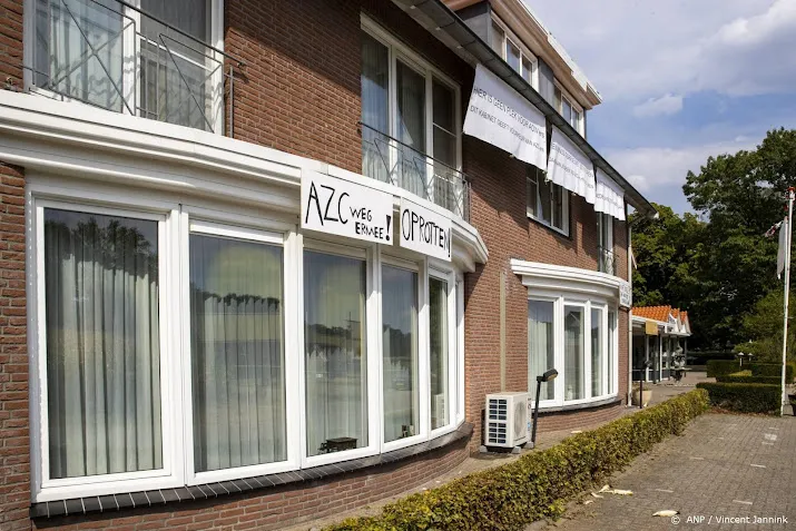 kort geding over verkoop asielhotel albergen aan coa