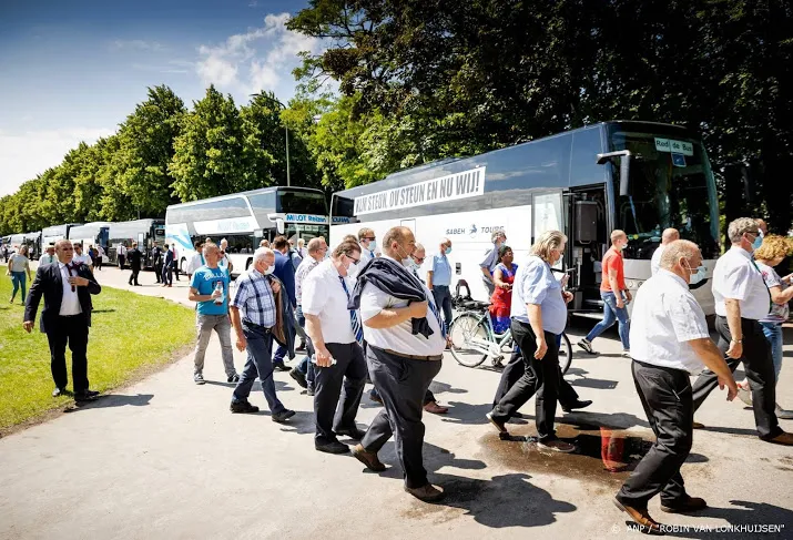 kort protest van touringcarchauffeurs op het malieveld