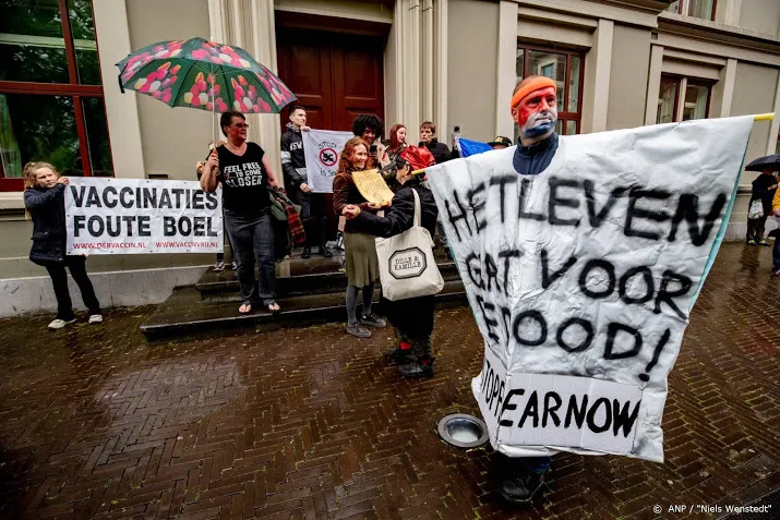 korte demonstratie voor de vrijheid bij het binnenhof