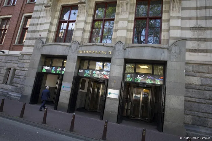 kpn centraal op beursplein 5 door overnamespeculatie