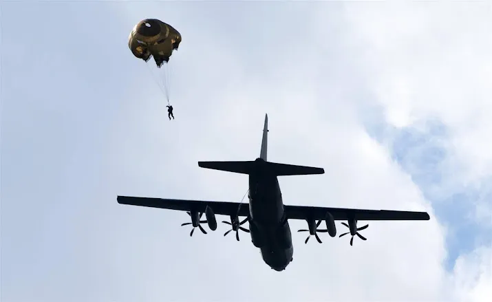 krant 2 nederlandse militairen gewond na parachutesprong in belgie