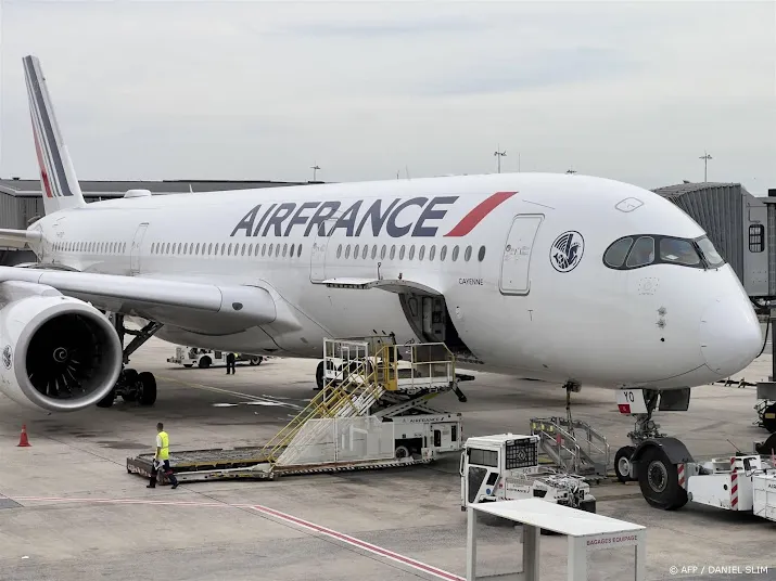 krant air france verlaat tweede luchthaven van parijs