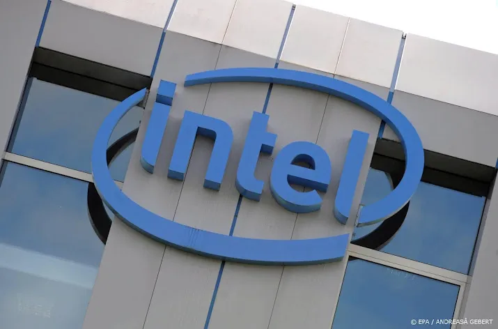 krant intel stelt bouw duitse chipfabrieken uit