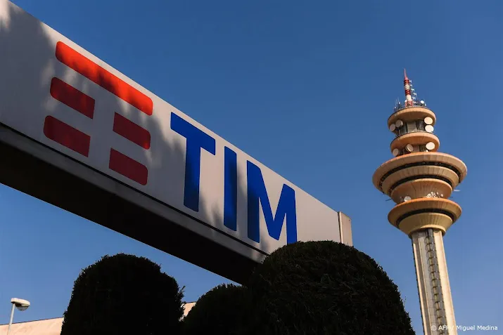 krant italie denkt dat grote deal telecom italia en kkr doorgaat
