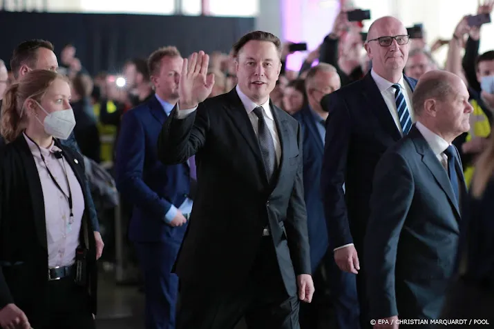 krant musk praat met andere investeerders over aankoop twitter
