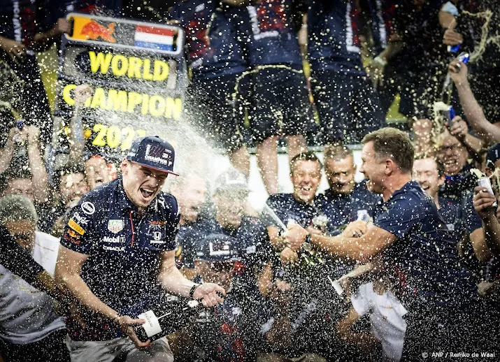 kranten vergelijken prestatie verstappen met die van cruijff