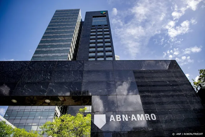 kredietbeoordelaar sp positiever gestemd over abn amro