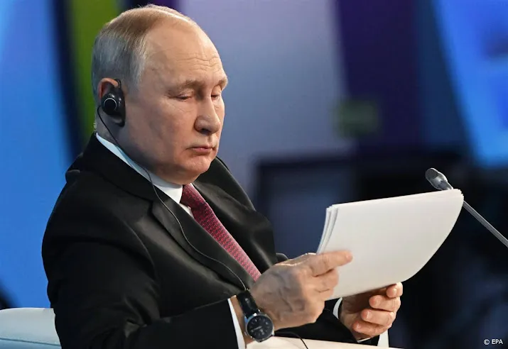 kremlin grijpt in om waarde roebel te stutten