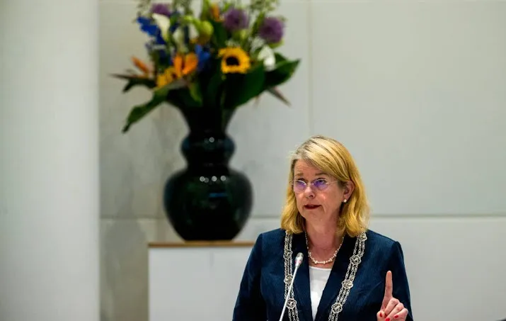 krikke betreurt dat ze niet wist van melding