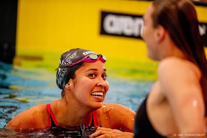 kromowidjojo zwemt wk limiet bij swim cup