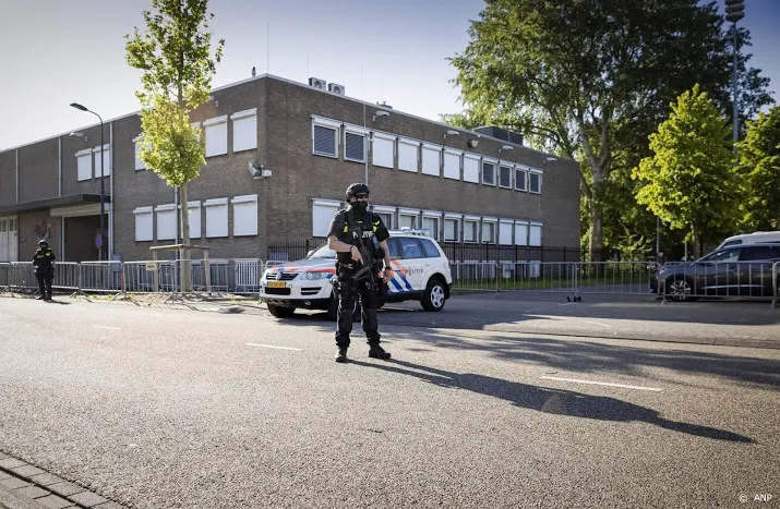 kroongetuige nabil b had mogelijk rol bij moord op advocaat