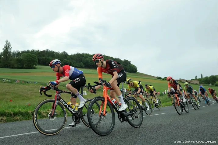 kruijswijk en van baarle stappen af na zware val in dauphine