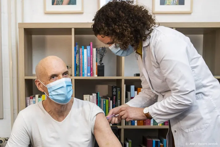 kuipers heeft begrip voor uitstel janssen vaccinactie