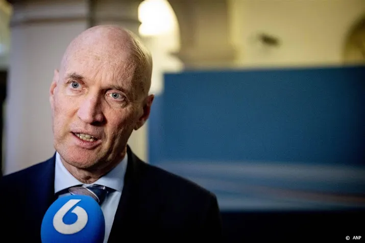 kuipers steekt 32 miljoen euro in onderzoek langdurige covid