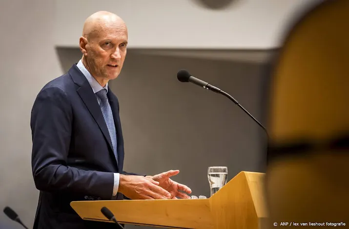 kuipers wil na scherpe ovv kritiek niet af van sectorafspraken