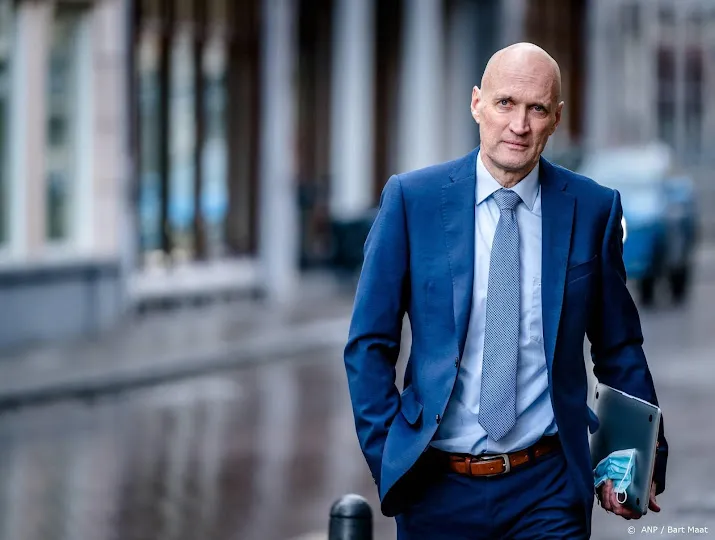 kuipers zowel virusbestrijding als langetermijnbeleid belangrijk