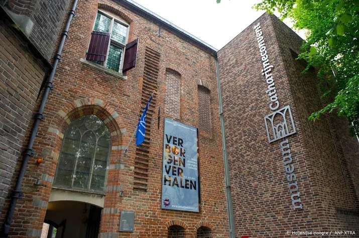 kunst uit hoge middeleeuwen bijeengesprokkeld