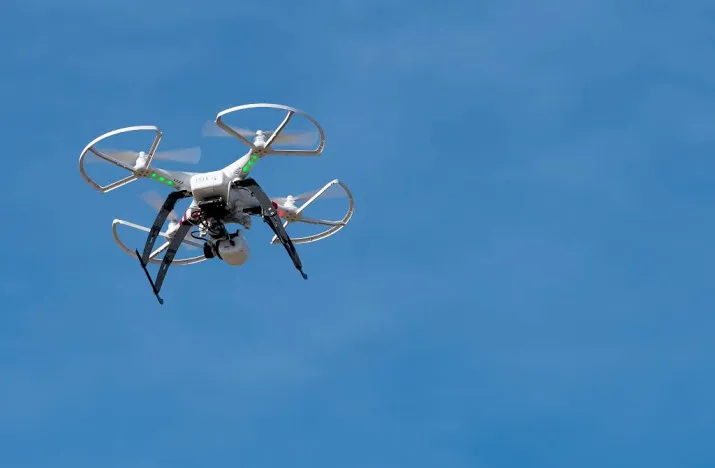 kunstenares gordijn tevreden met droneshows