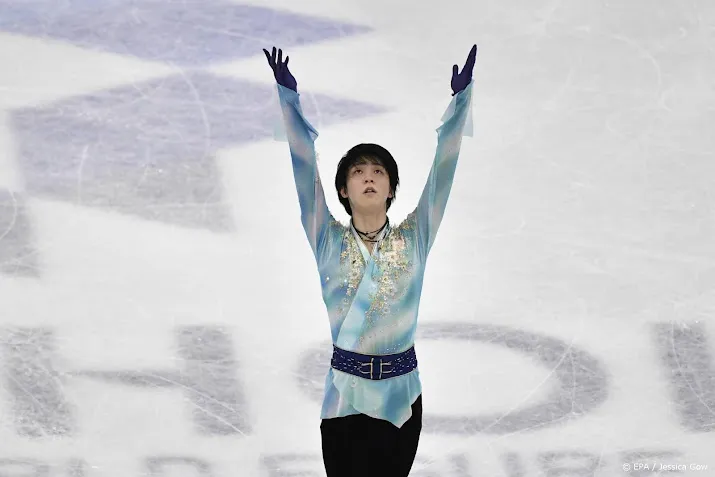 kunstrijder hanyu neemt bij rentree meteen de leiding