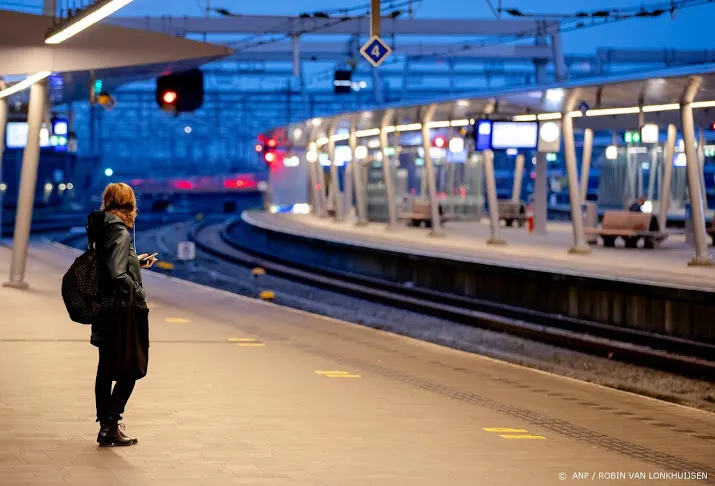 kwart minder treinreizigers op eerste dag lockdown