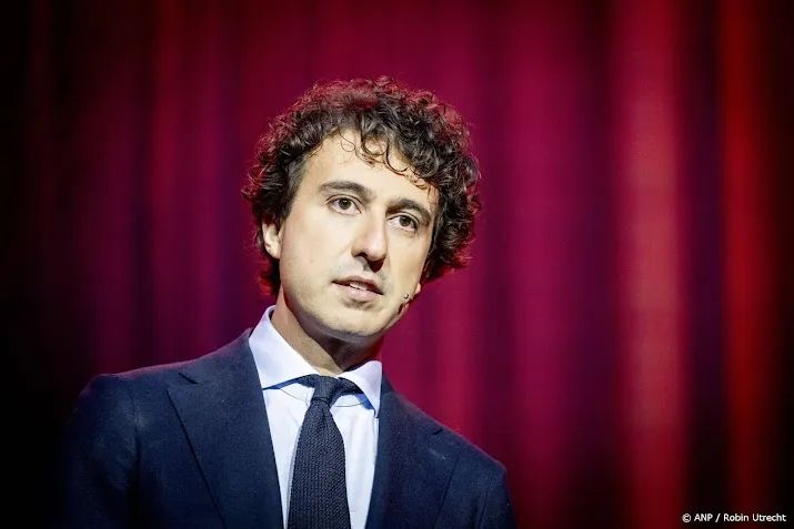 kwart procent economie moet jaarlijks naar oekraine van gl pvda