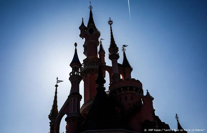 kwartaalwinst disney keldert door coronacrisis