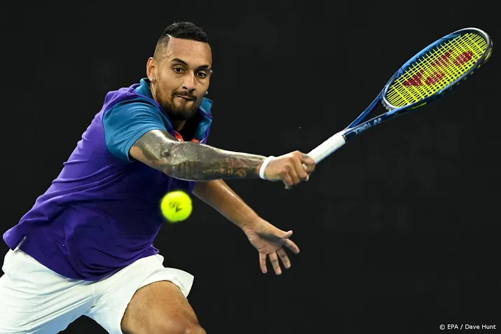 kyrgios ontsnapt en treft nu thiem op australian open