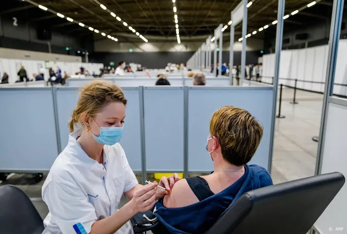 laatste volwassenen uit 2003 kunnen boosterafspraak maken