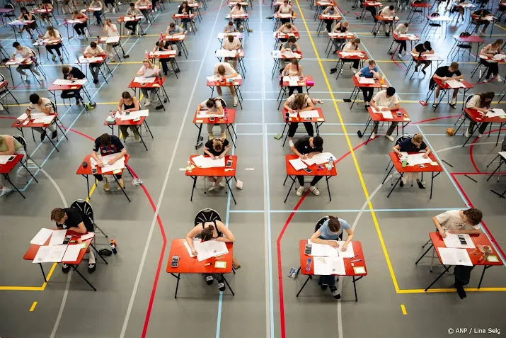 laks heeft al 360 000 klachten binnen over eindexamens