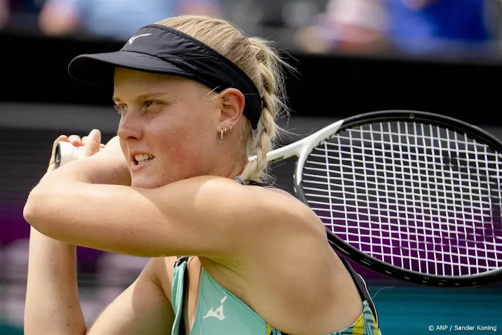 lamens leidt tennisteam met zege op ostapenko naar play offs