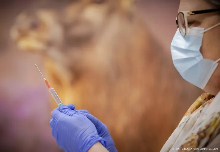 lareb 15 meldingen van overlijden na vaccinatie coronavaccins