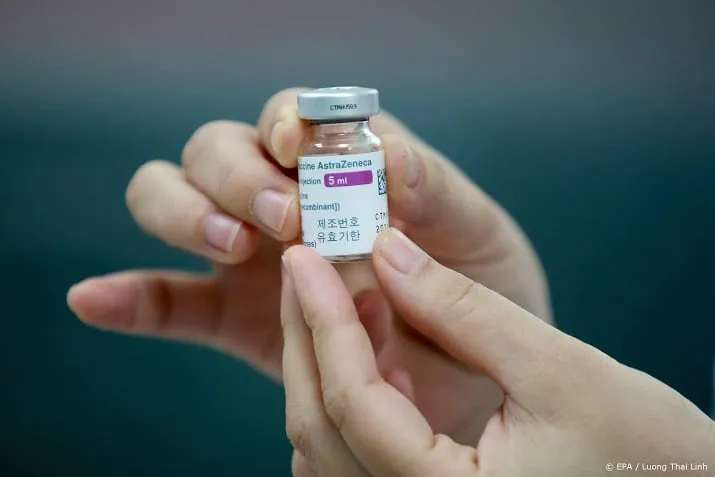 lareb twee meldingen van trombose en lager aantal bloedplaatjes