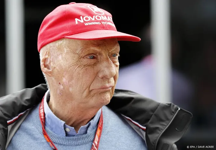 lauda weer in ziekenhuis