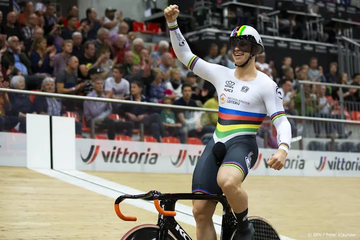 lavreysen en hoogland bij ek naar halve finales op sprint