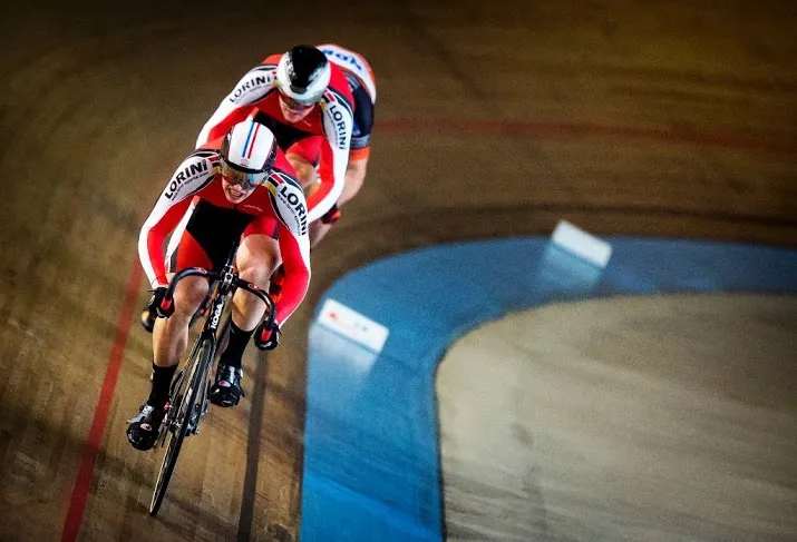 lavreysen pakt goud op keirin in wereldbeker