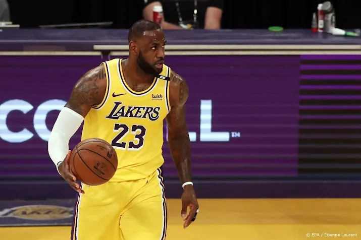 lebron james krijgt 15 000 dollar boete vanwege