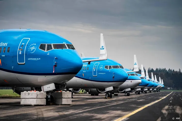 leden pilotenbond stemmen in met loonoffer maar kritisch op klm