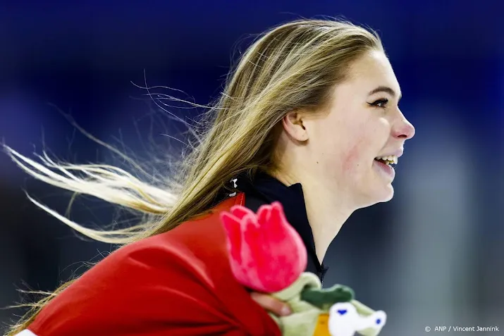 leerdam schaatst nog niet perfect maar het gaat wel hard